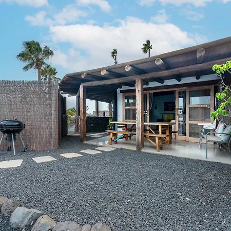 Finca De Arrieta Village - Yurts And Stone Cottages - Shared Pool - Walking Distance To Arrieta Beach - Off Grid Tabayesco Exterior photo