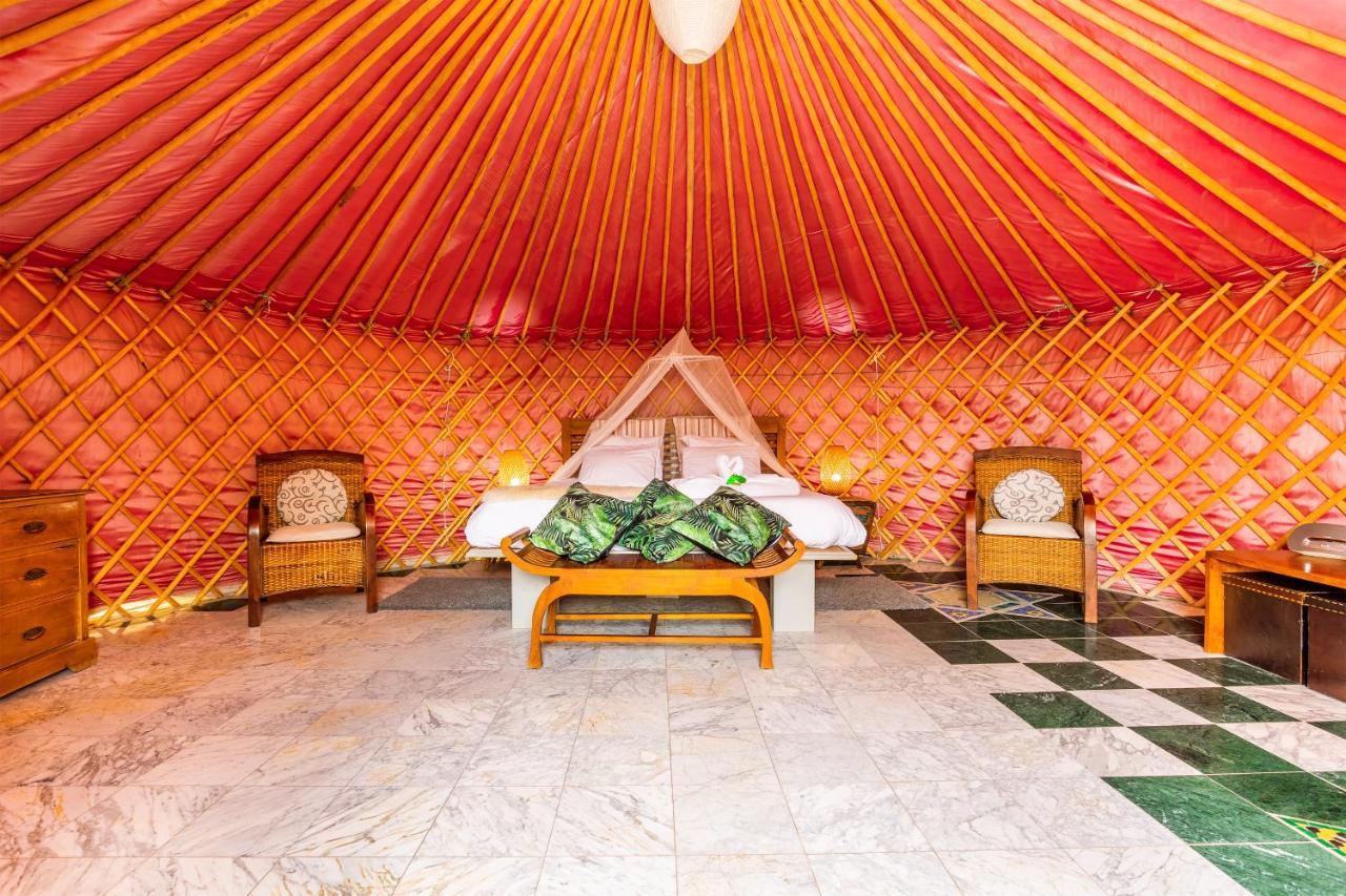 De Arrieta Village - Yurts And Stone - Shared Pool - Walking Distance To Arrieta - Eco Friendly Resort *