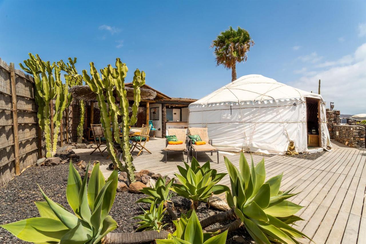 De Arrieta Village - Yurts And Stone - Shared Pool - Walking Distance To Arrieta - Eco Friendly Resort Tabayesco