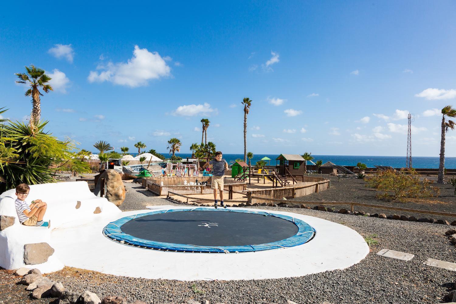 Resort De Arrieta Village - Yurts And Stone - Shared Pool - Walking Distance To Arrieta - Off Grid