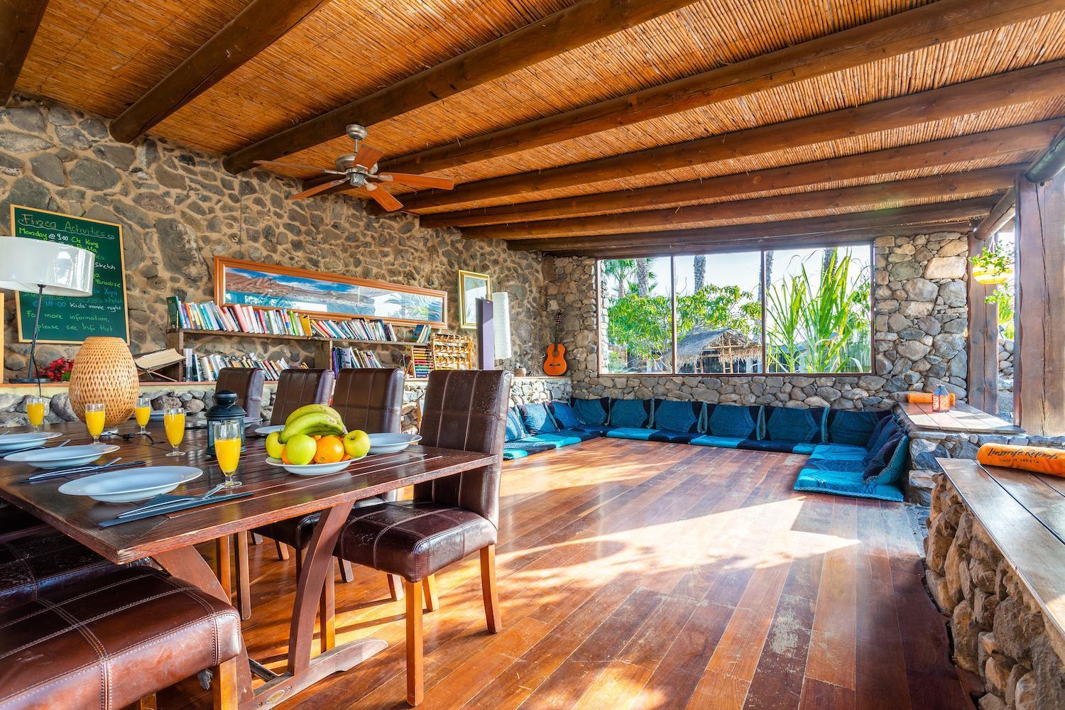 De Arrieta Village - Yurts And Stone - Shared Pool - Walking Distance To Arrieta - Eco Friendly Resort