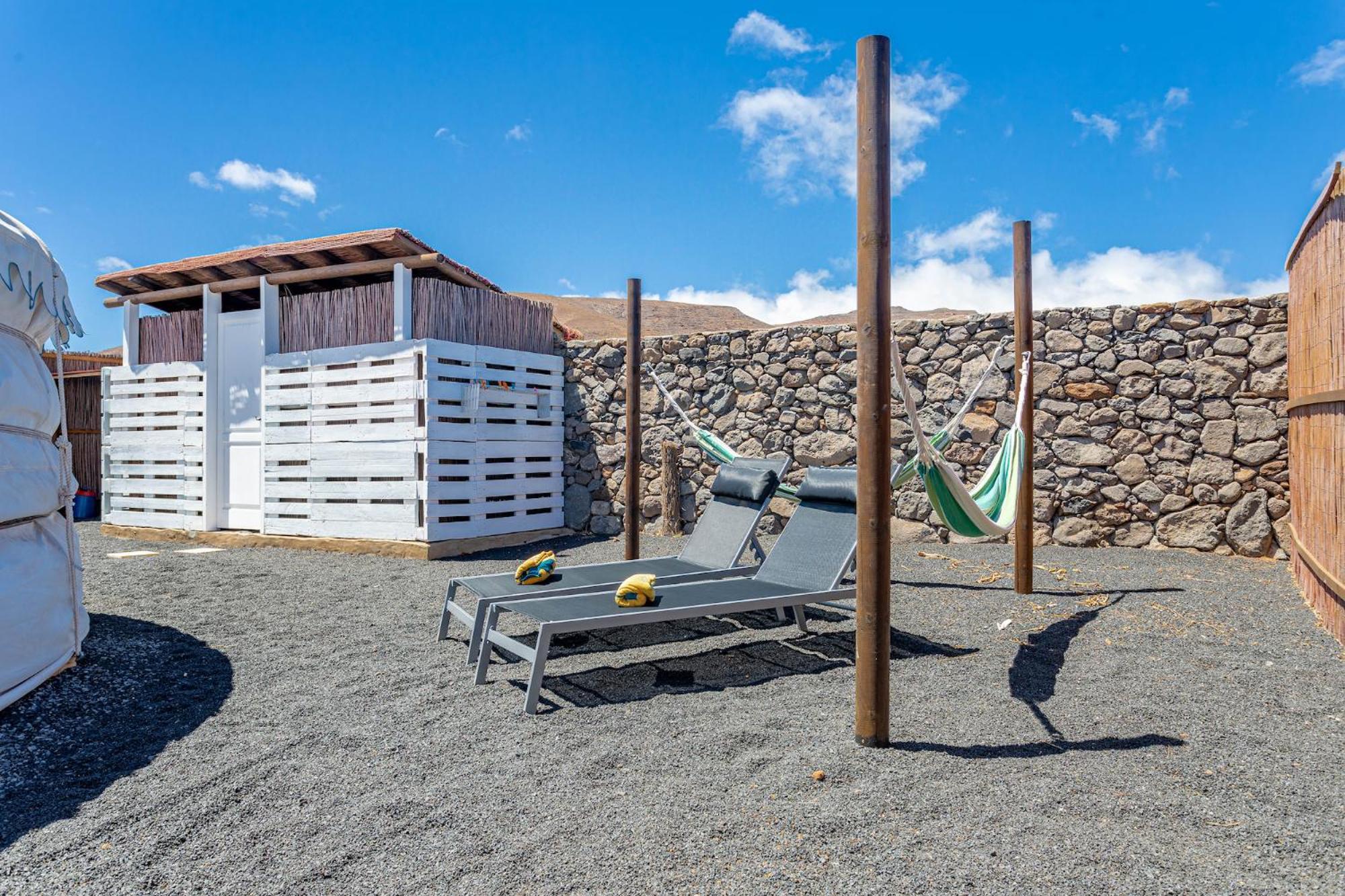 De Arrieta Village - Yurts And Stone - Shared Pool - Walking Distance To Arrieta - Eco Friendly Resort