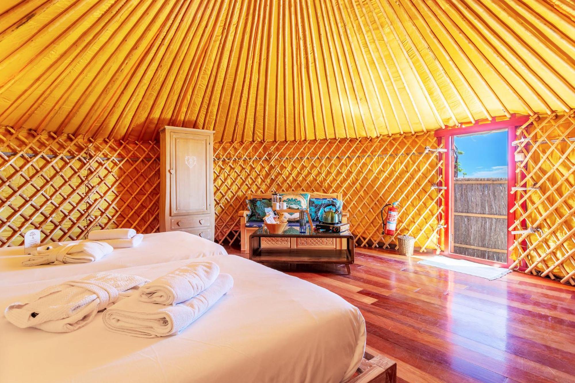 De Arrieta Village - Yurts And Stone - Shared Pool - Walking Distance To Arrieta - Off Grid