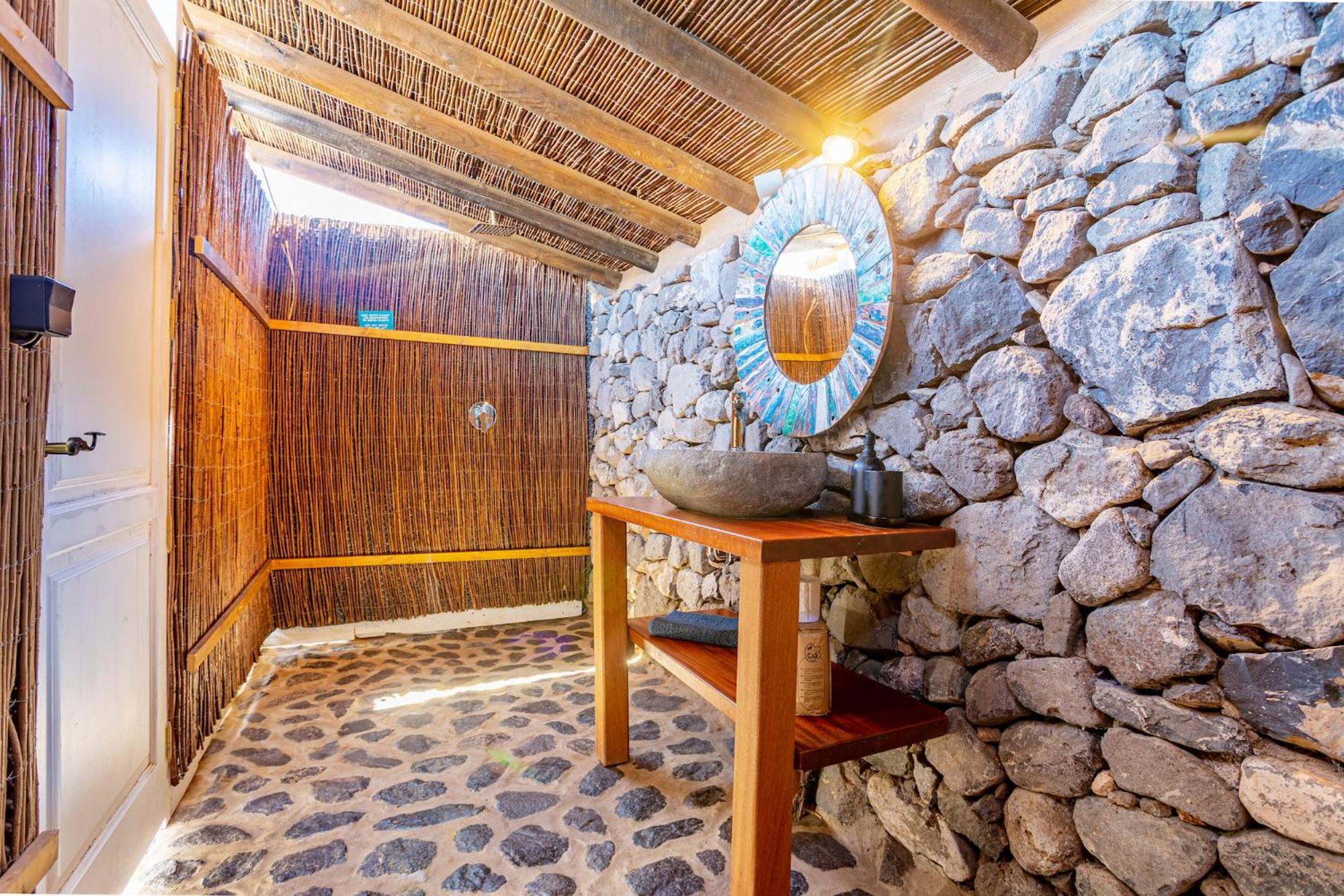 Resort De Arrieta Village - Yurts And Stone - Shared Pool - Walking Distance To Arrieta - Eco Friendly