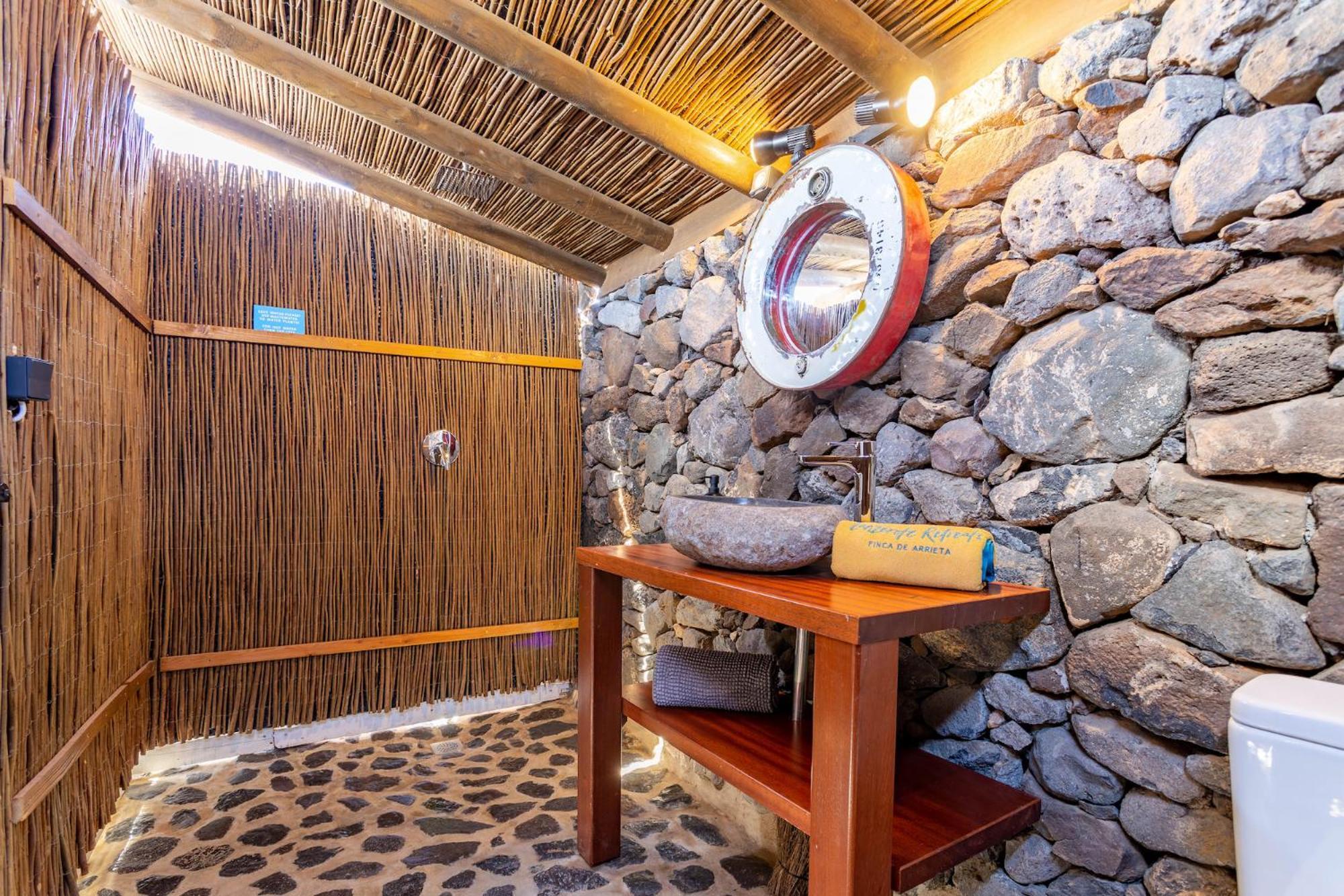 De Arrieta Village - Yurts And Stone - Shared Pool - Walking Distance To Arrieta - Eco Friendly Tabayesco
