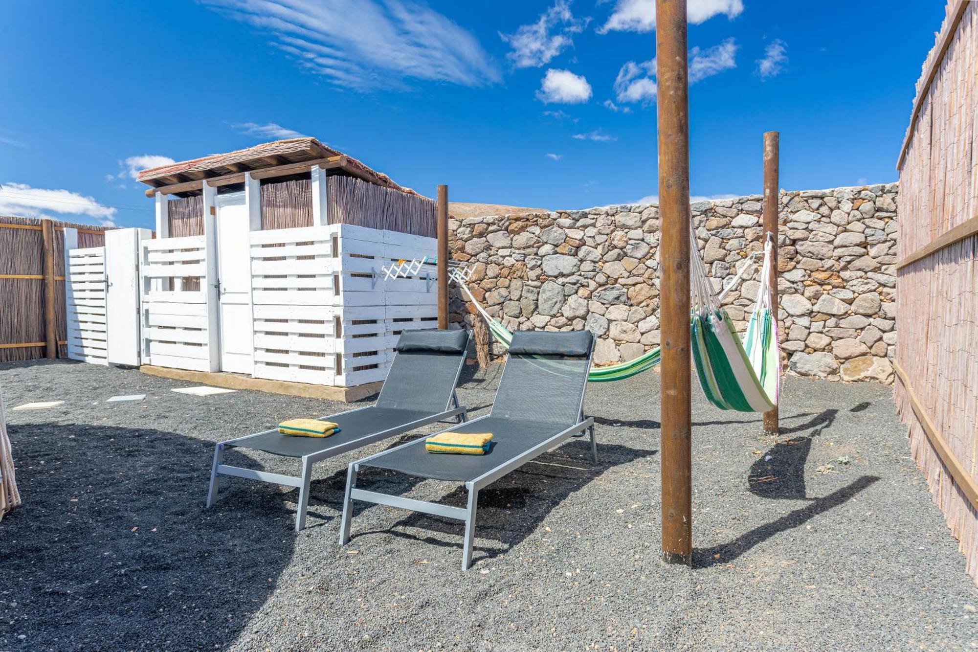 De Arrieta Village - Yurts And Stone - Shared Pool - Walking Distance To Arrieta - Eco Friendly Resort