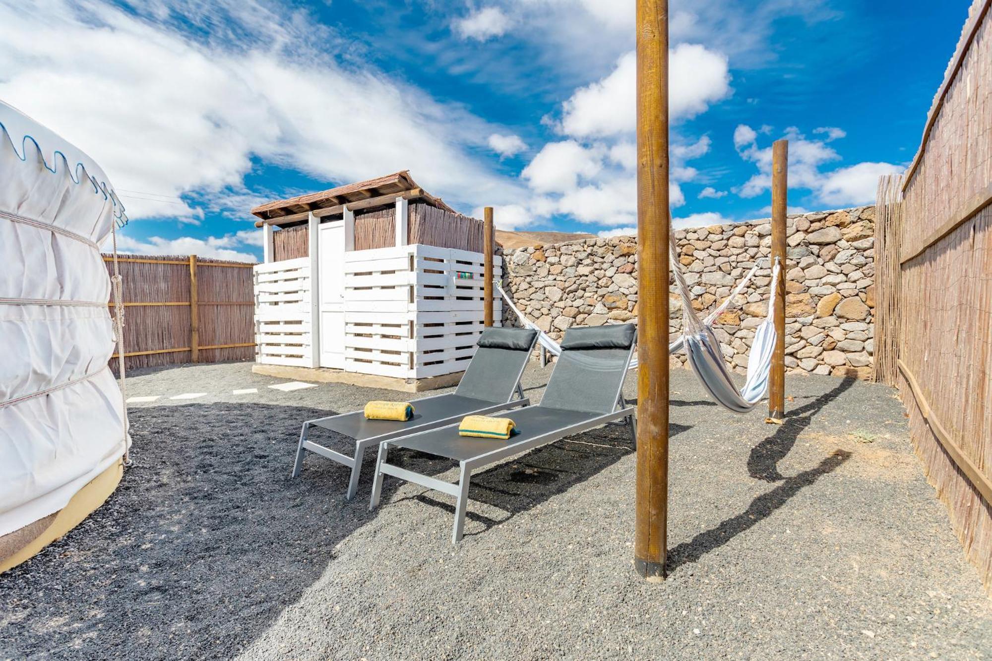 De Arrieta Village - Yurts And Stone - Shared Pool - Walking Distance To Arrieta - Eco Friendly *