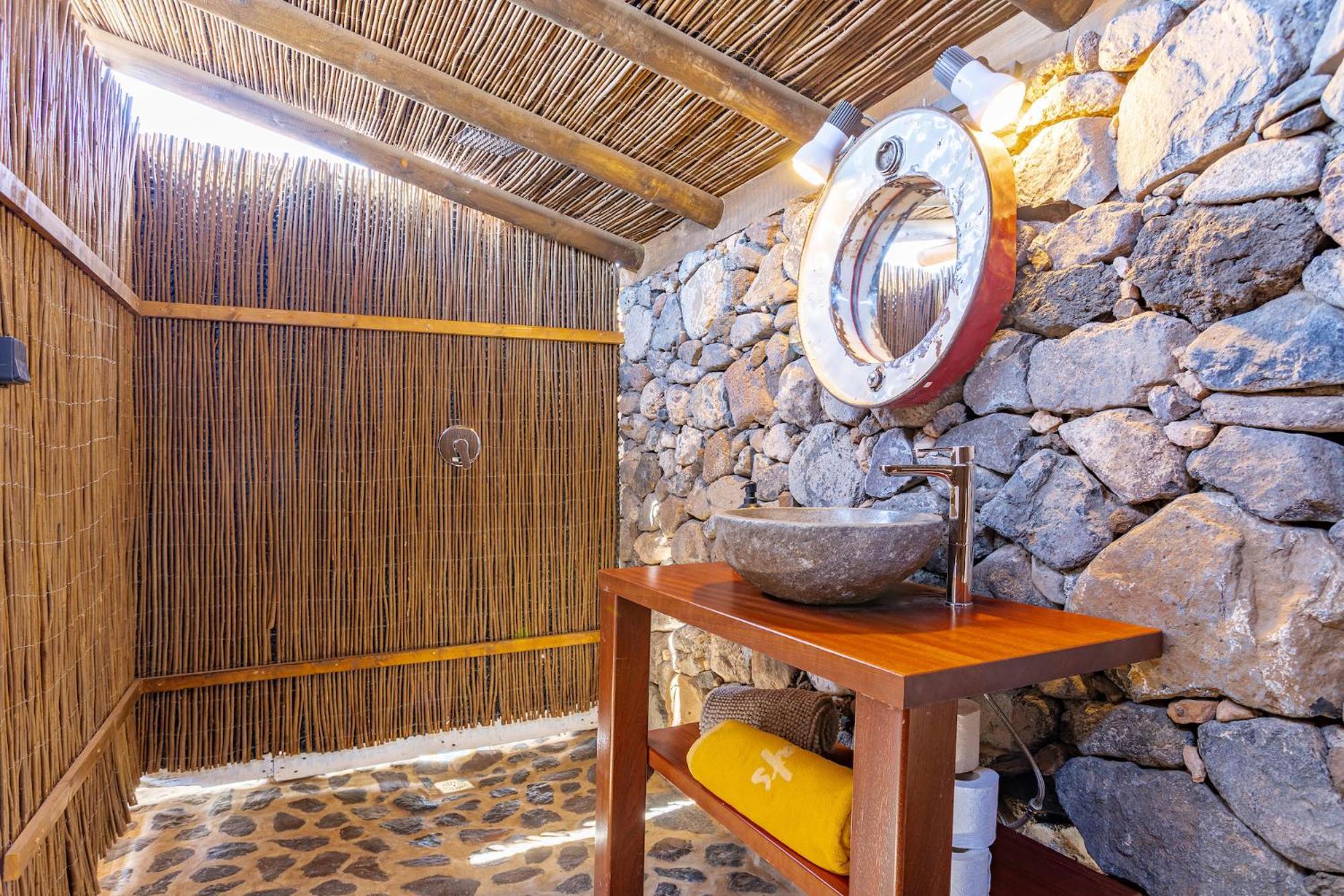De Arrieta Village - Yurts And Stone - Shared Pool - Walking Distance To Arrieta - Eco Friendly