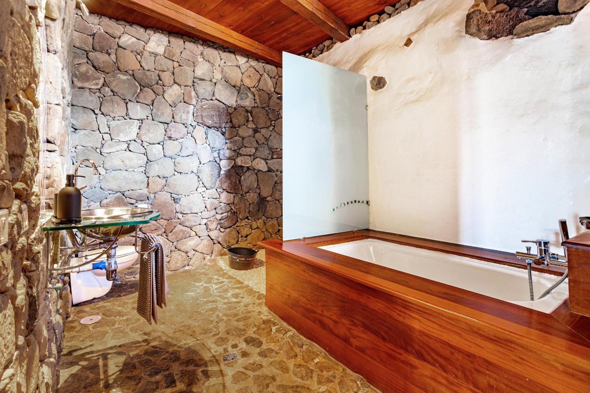 De Arrieta Village - Yurts And Stone - Shared Pool - Walking Distance To Arrieta - Off Grid Resort Tabayesco