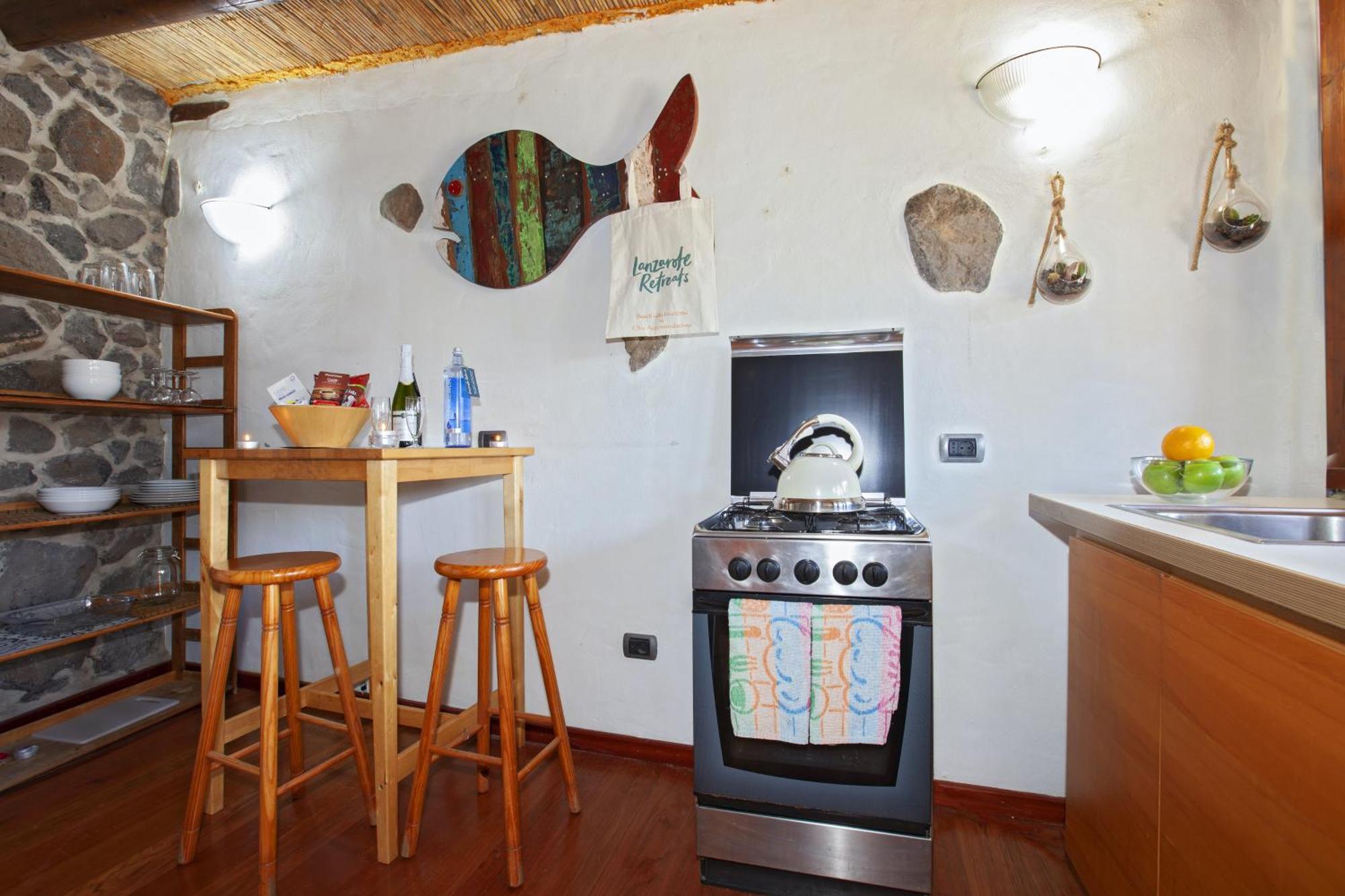 De Arrieta Village - Yurts And Stone - Shared Pool - Walking Distance To Arrieta - Eco Friendly *