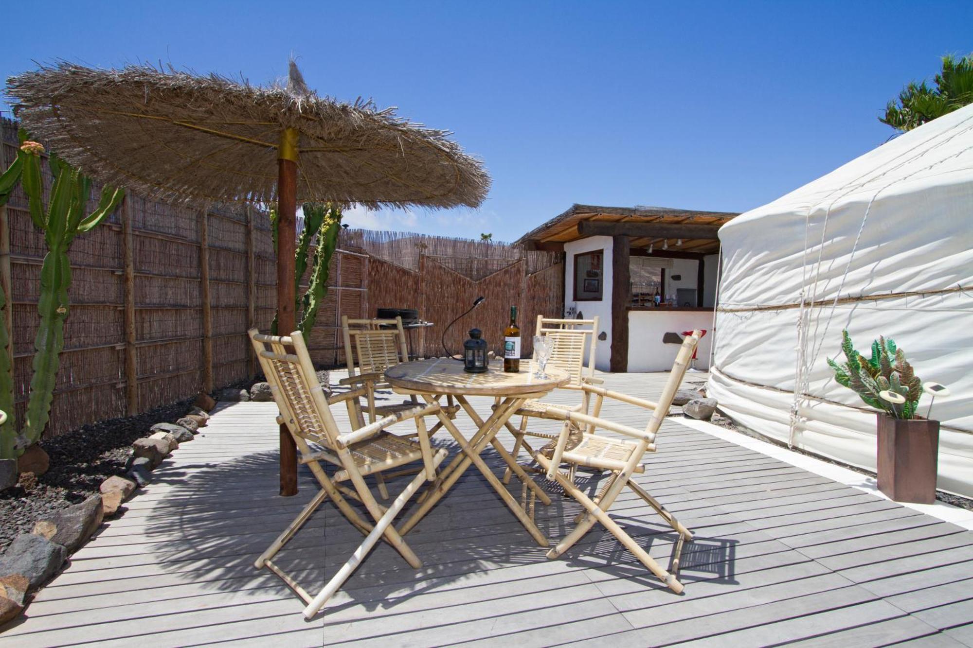 De Arrieta Village - Yurts And Stone - Shared Pool - Walking Distance To Arrieta - Off Grid
