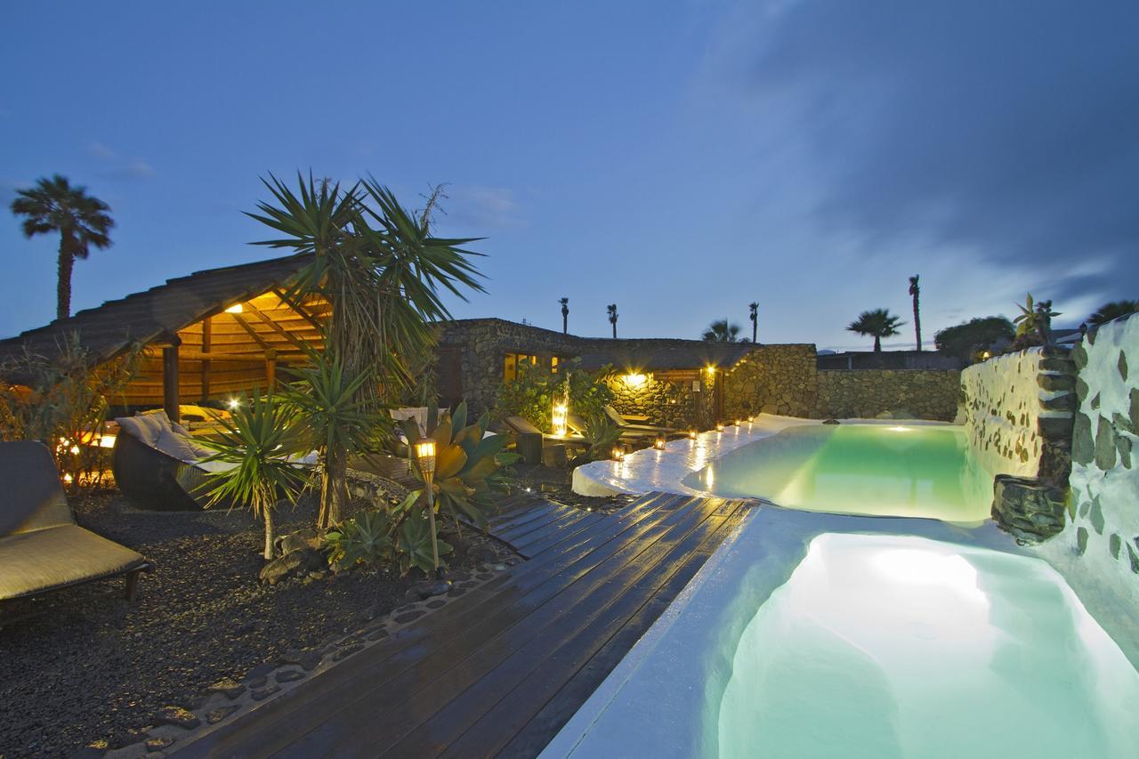 De Arrieta Village - Yurts And Stone - Shared Pool - Walking Distance To Arrieta - Eco Friendly *