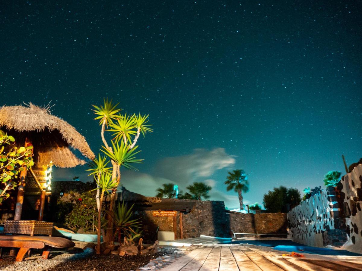 De Arrieta Village - Yurts And Stone - Shared Pool - Walking Distance To Arrieta - Off Grid